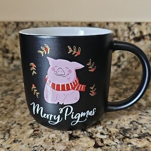 Black Mug 18oz with Christmas‎ Design Merry Pigmas"